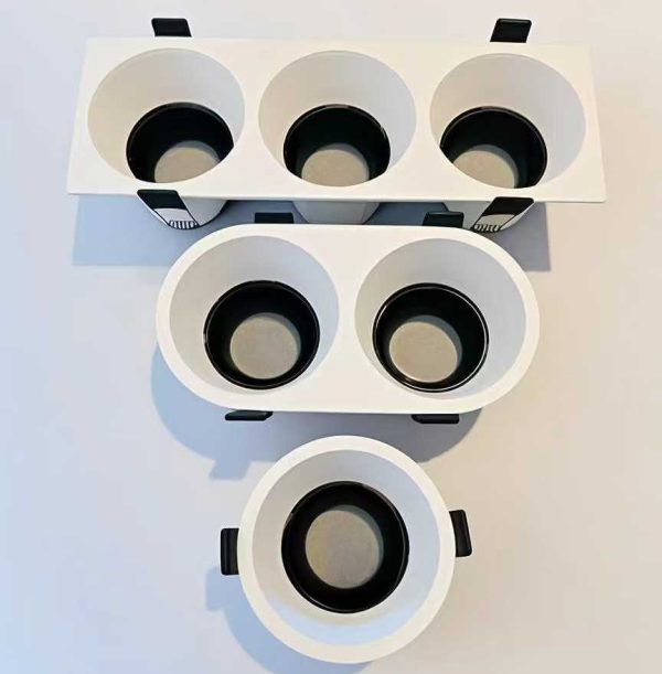 Two Installation Methods: Use it in any standard E27 lamp socket or attach it easily with its magnetic base.