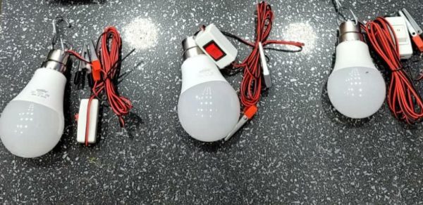 12VDC LED Solar Powered Energy storage device Bulb Light - Image 4